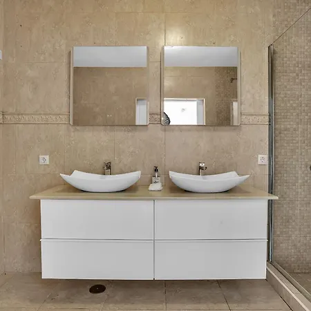 Banus - Luxury 6 Bed Villa Marbella