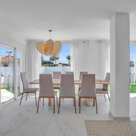 Villa Banus - Luxury 6 Bed By Finest *