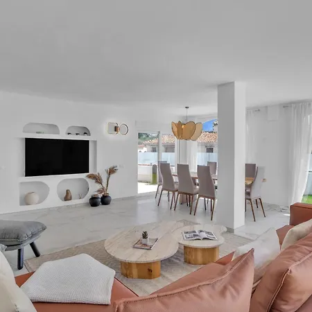 Banus - Luxury 6 Bed By Finest Villa *