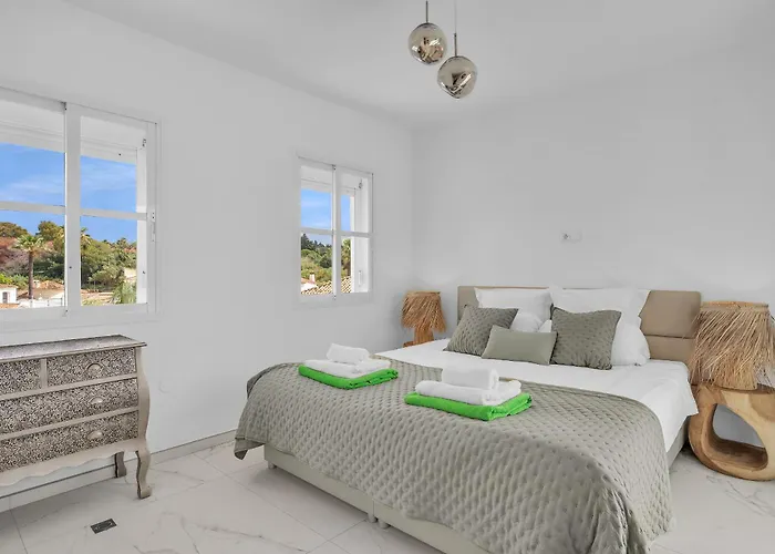 Banus - Luxury 6 Bed By Finest