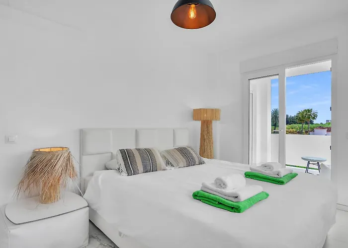 Villa Banus - Luxury 6 Bed By Finest