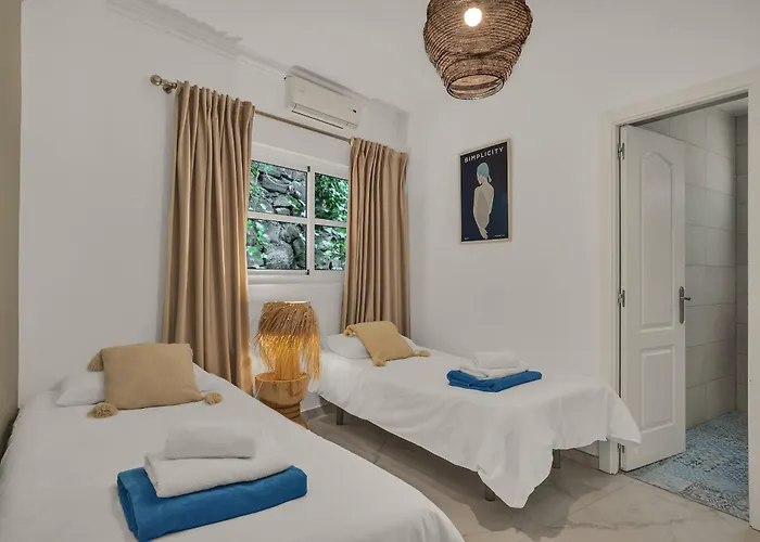 Villa Banus - Luxury 6 Bed By Finest