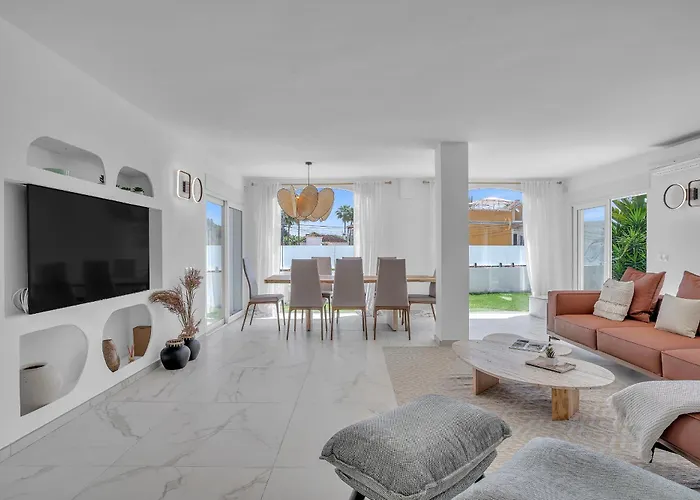 Villa Banus - Luxury 6 Bed By Finest