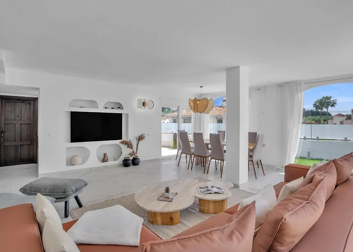 Banus - Luxury 6 Bed By Finest Villa *