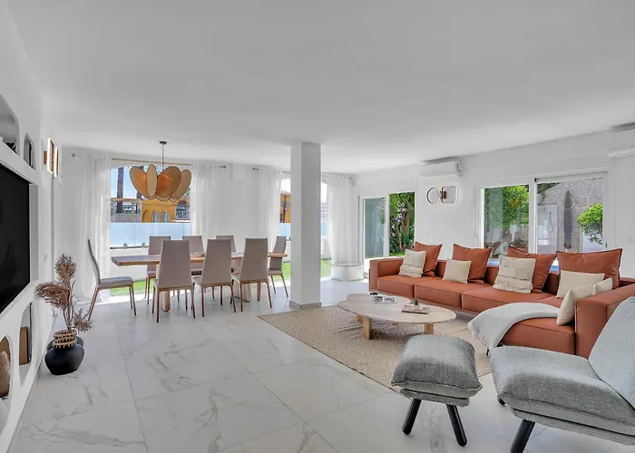 Banus - Luxury 6 Bed By Finest